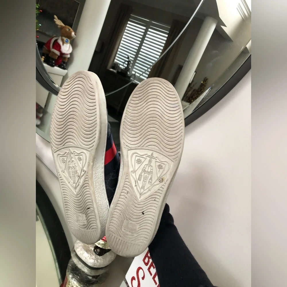 Men’s gently loved Gucci sneakers. Awesome colors 🩵 - Picture 8 of 10